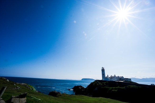 Donegal Fanad Lighthouse Sun 2016.jpg